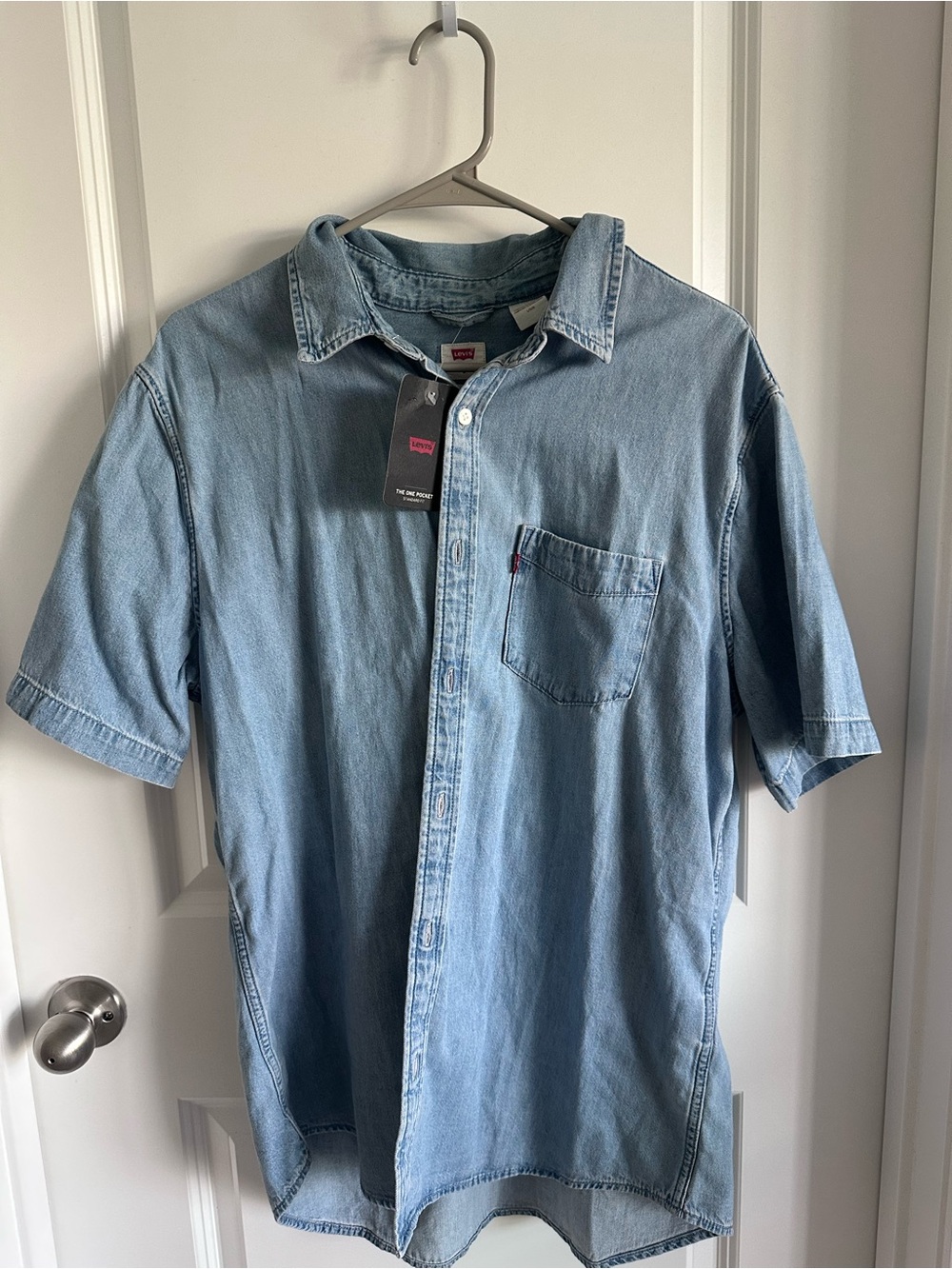 Levi's Light Denim Short-Sleeve Button-Up Shirt